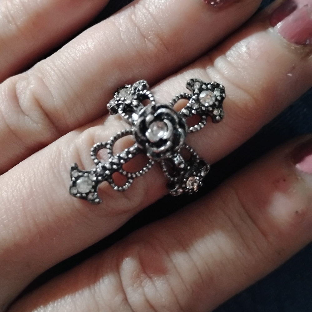 Elegant Silver Floral Cross Ring